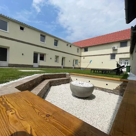 Duplex Oasis * Ada