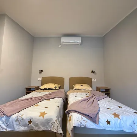 Duplex Oasis アパート Ada