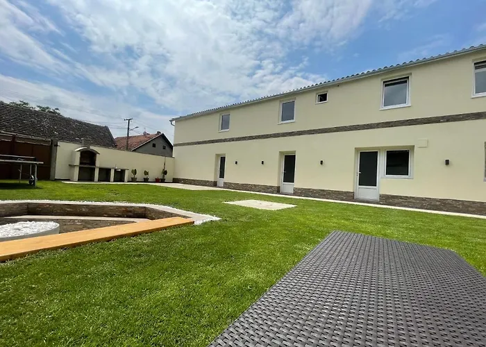 アパート Duplex Oasis